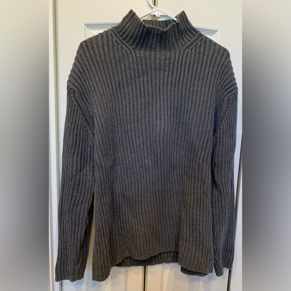 Gap mock turtle neck sweater. Men’s size XL